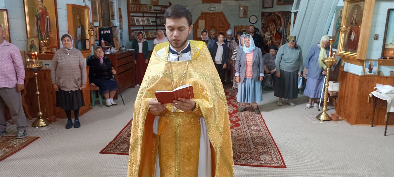 Божественная литургия в неделю 1-ю по Пятидесятнице. Всех святых.
